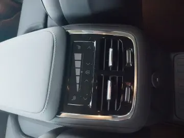 XC90 Plus Bright Recharge Plug-In Hybrid AWD