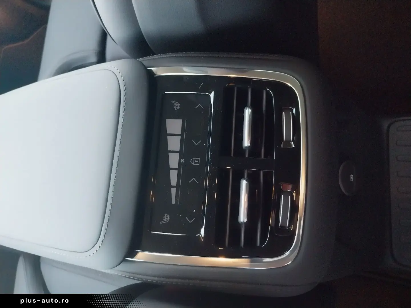 XC90 Plus Bright Recharge Plug-In Hybrid AWD