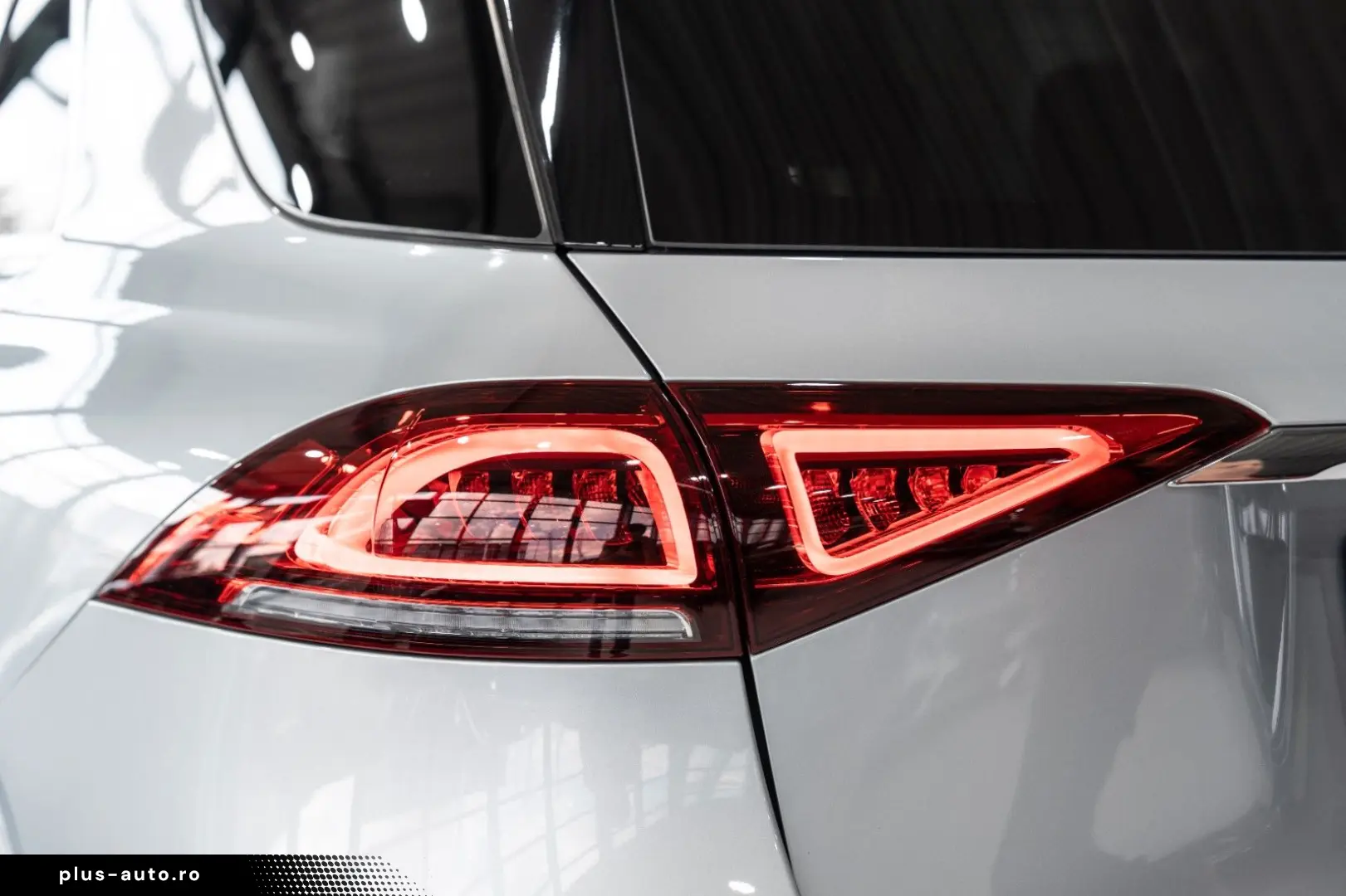 GLE 400d 4M AMG-LINE MASSAGE PANO HUD 360  21 LM