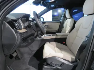 XC90 T8 AWD Plus Dark 7-Sitzer 360Grad Seiten- u