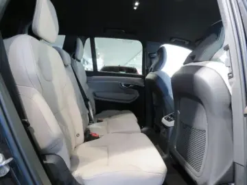 XC90 T8 AWD Plus Dark 7-Sitzer 360Grad Seiten- u