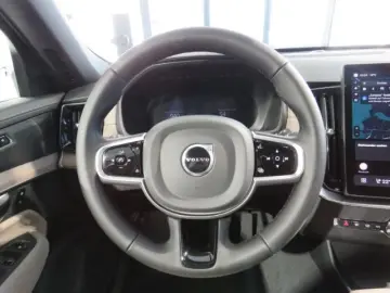 XC90 T8 AWD Plus Dark 7-Sitzer 360Grad Seiten- u