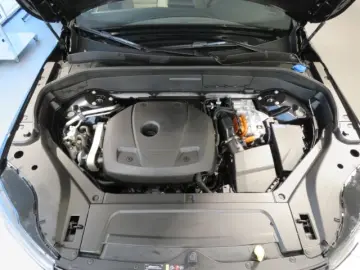 XC90 T8 AWD Plus Dark 7-Sitzer 360Grad Seiten- u