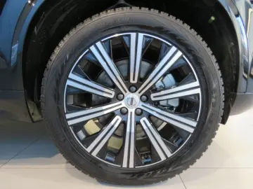 XC90 T8 AWD Plus Dark 7-Sitzer 360Grad Seiten- u