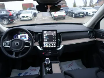 XC90 Plus Dark T8 AWD Plug-inHybrid Pano H&K 360