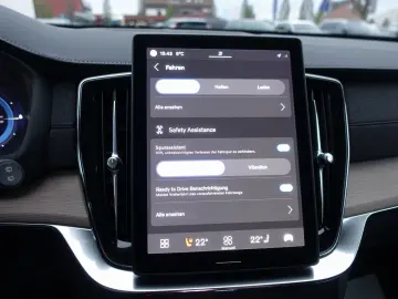 XC90 Plus Dark T8 AWD Plug-inHybrid Pano H&K 360