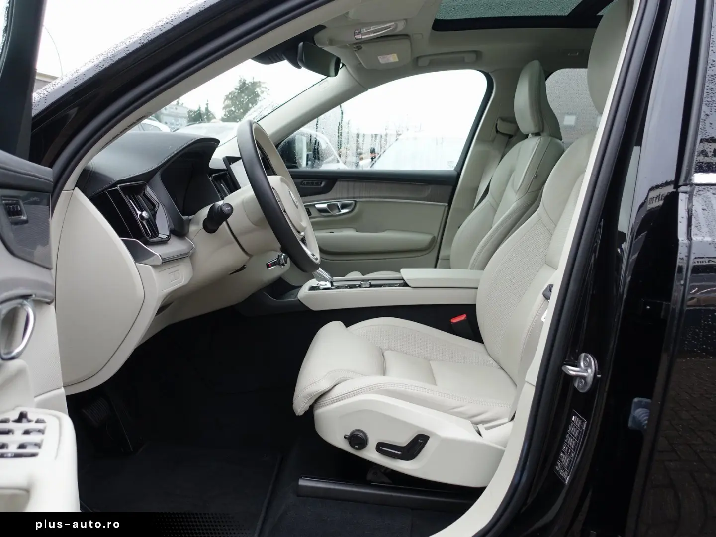 XC90 Plus T8 AWD Plug-in Hybrid Pano H&K 360