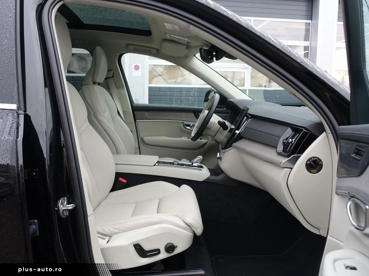 XC90 Plus T8 AWD Plug-in Hybrid Pano H&K 360