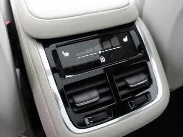 XC90 Plus T8 AWD Plug-in Hybrid Pano H&K 360