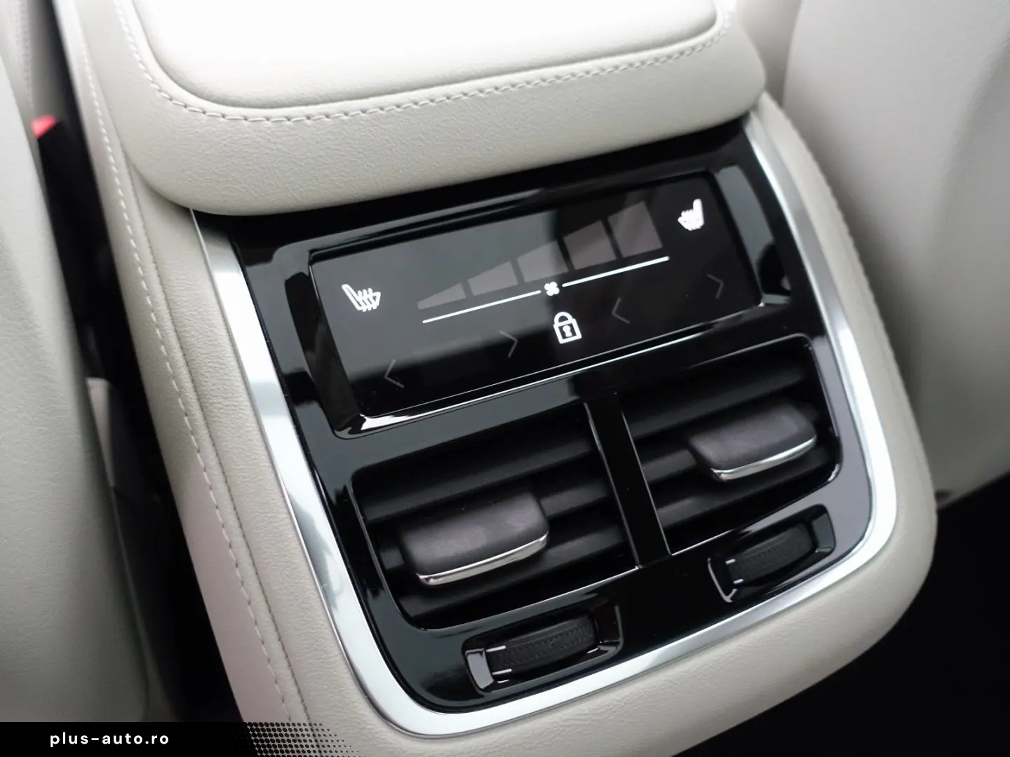 XC90 Plus T8 AWD Plug-in Hybrid Pano H&K 360