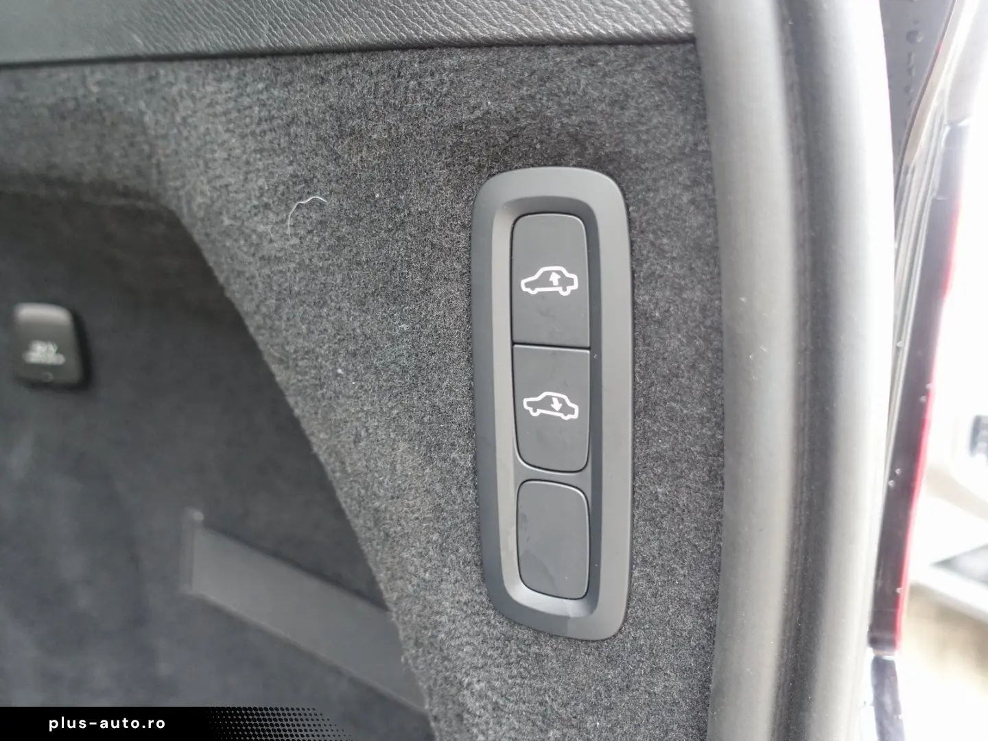 XC90 Plus T8 AWD Plug-in Hybrid Pano H&K 360