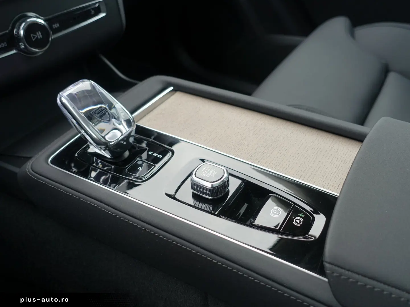 XC90 Plus  T8 AWD Plug-in Hybrid FourC Pano 360