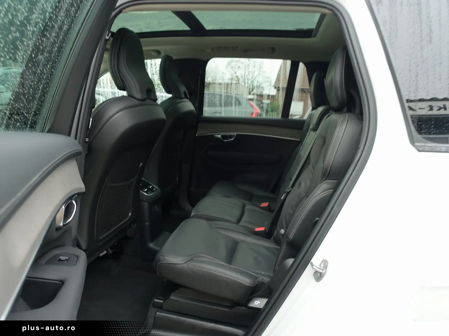 XC90 Plus T8 AWD Plug-in Hybrid AirSusp TowHook 360