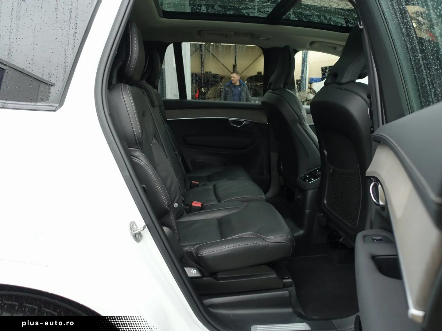 XC90 Plus T8 AWD Plug-in Hybrid AirSusp TowHook 360