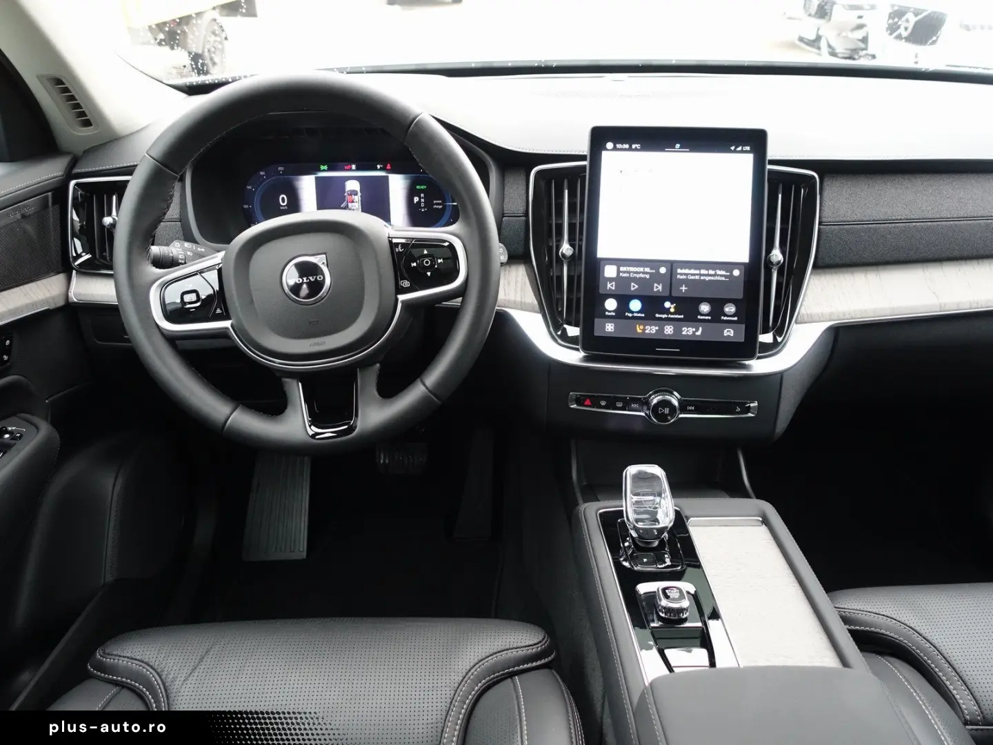 XC90 Plus T8 AWD Plug-in Hybrid AirSusp TowHook 360