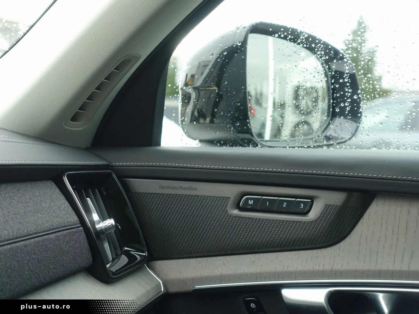 XC90 Plus T8 AWD Plug-in Hybrid AirSusp TowHook 360