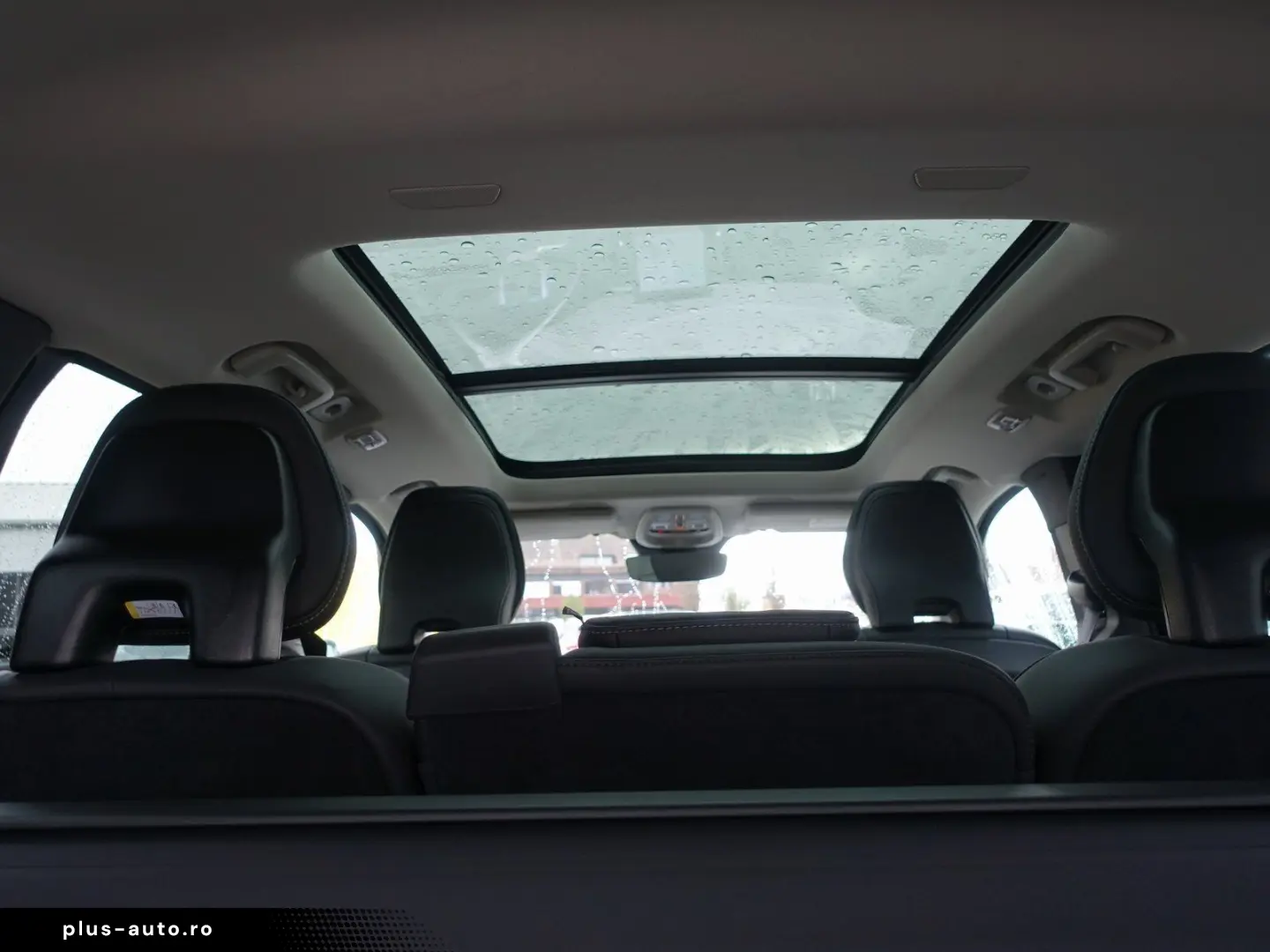 XC90 Plus T8 AWD Plug-in Hybrid AirSusp TowHook 360