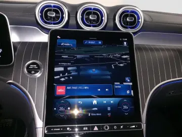 GLC 200 4M AMG AHK Pano-Dach Distronic 360