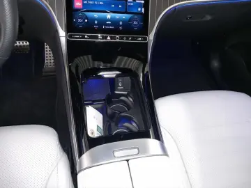 GLC 200 4M AMG AHK Pano-Dach Distronic 360