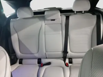 GLC 200 4M AMG AHK Pano-Dach Distronic 360