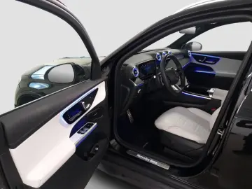 GLC 200 4M AMG AHK Pano-Dach Distronic 360