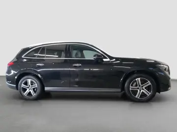 GLC 200 4M AMG AHK Pano-Dach Distronic 360