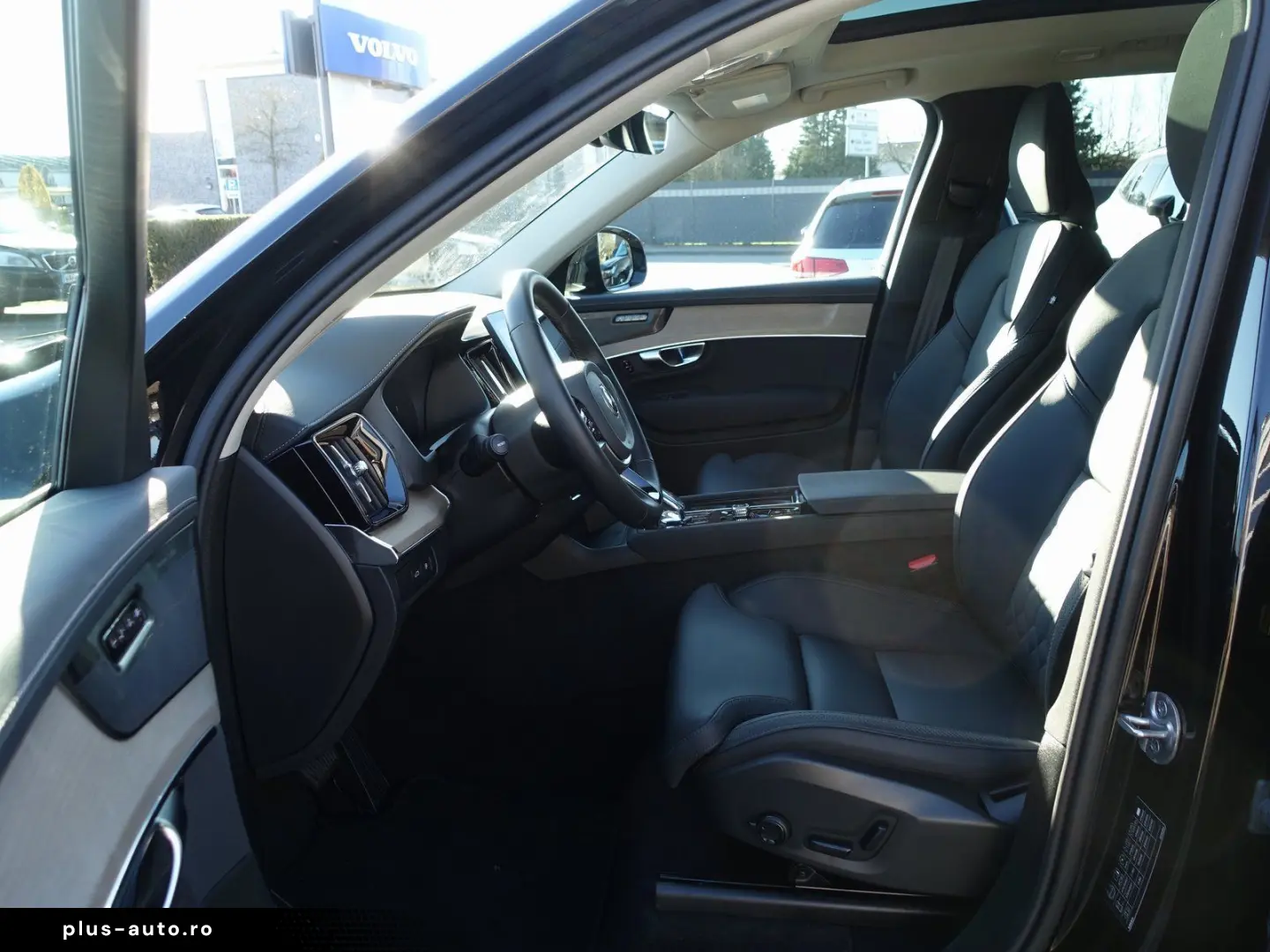 XC90 Plus Dark T8 AWD Plug-in Hybrid PANO FOUR-C