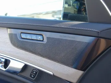 XC90 Plus Dark T8 AWD Plug-in Hybrid PANO FOUR-C