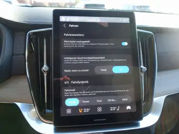 XC90 Plus Dark T8 AWD Plug-in Hybrid PANO FOUR-C