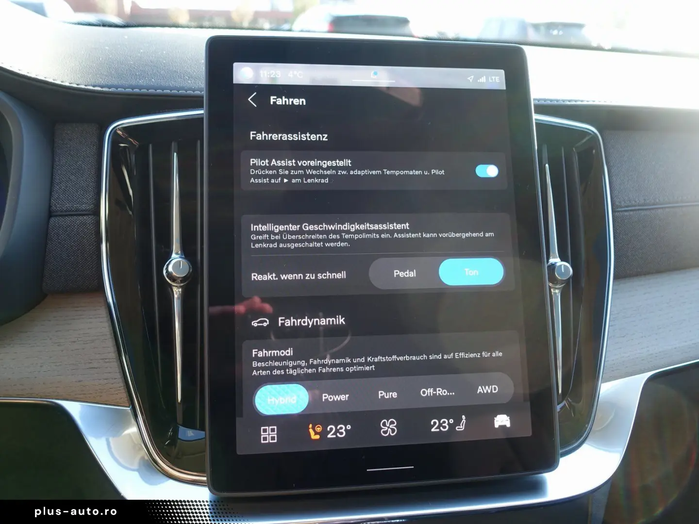 XC90 Plus Dark T8 AWD Plug-in Hybrid PANO FOUR-C