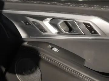 XM 23 Zoll M Fahrwerk Prof AHK Massage