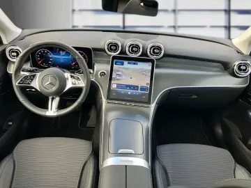 GLC 220 d 4M Avantgarde AHK Pano Distr AdvSound