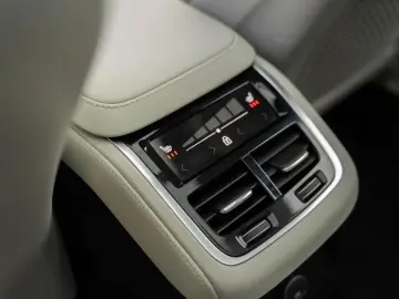 XC90 2.0 T8 AWD Plus Bright AirSusp Ventilation 360