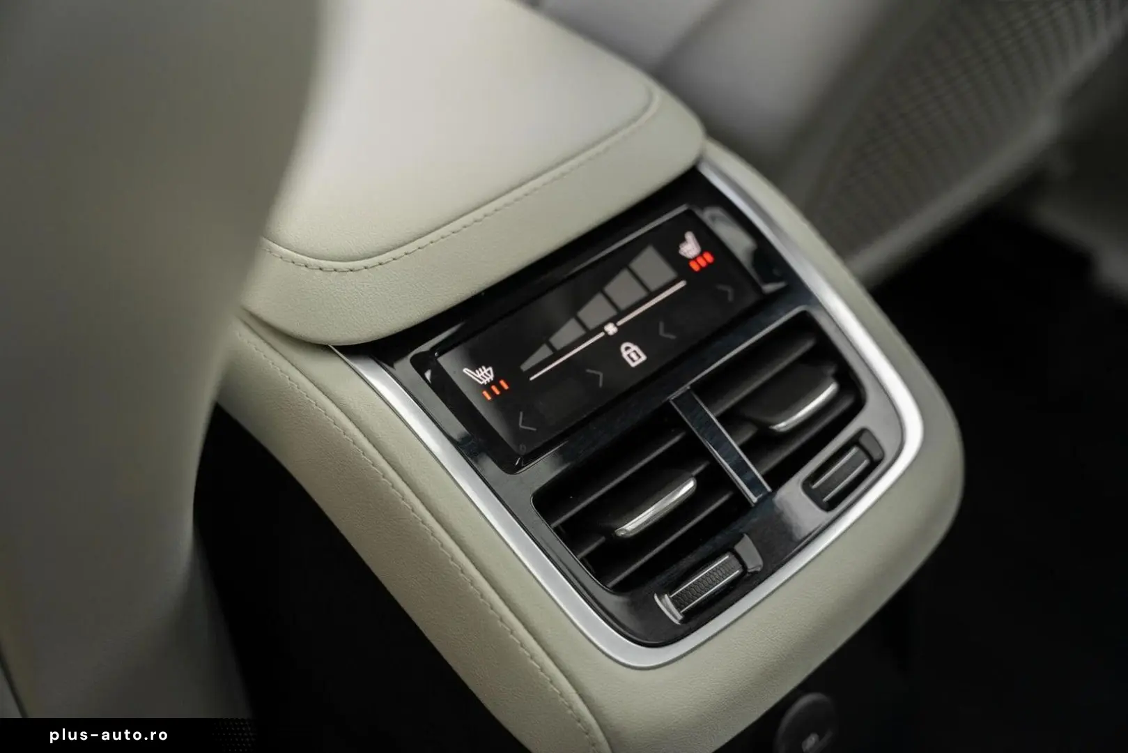 XC90 2.0 T8 AWD Plus Bright AirSusp Ventilation 360