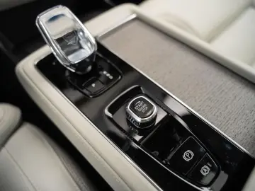 XC90 2.0 T8 AWD Plus Bright AirSusp Ventilation 360