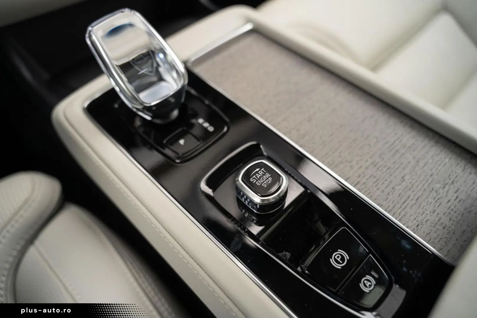 XC90 2.0 T8 AWD Plus Bright AirSusp Ventilation 360