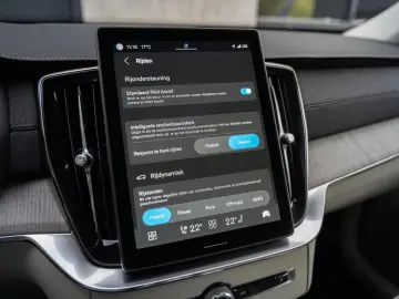 XC90 2.0 T8 AWD Plus Bright AirSusp Ventilation 360