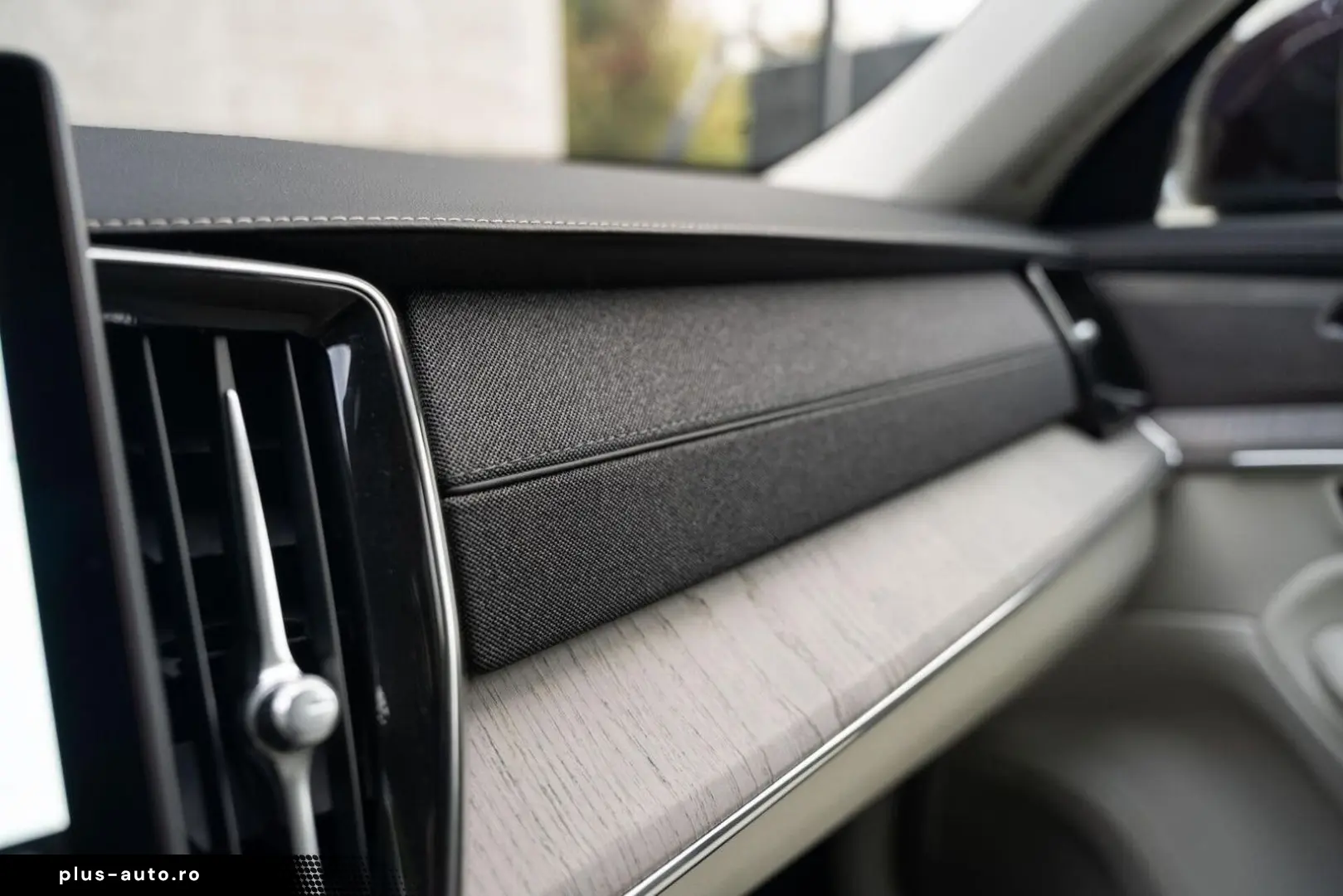 XC90 2.0 T8 AWD Plus Bright AirSusp Ventilation 360