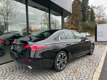 E 220d Avantgarde Distronic LED Keyless