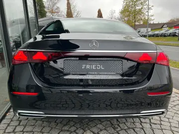 E 220d Avantgarde Distronic LED Keyless