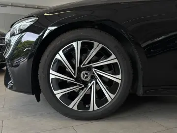 E 200 AVANTGARDE PANO DISTRO 19  KEYLESS CARPLAY