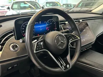 E 200 AVANTGARDE PANO DISTRO 19  KEYLESS CARPLAY