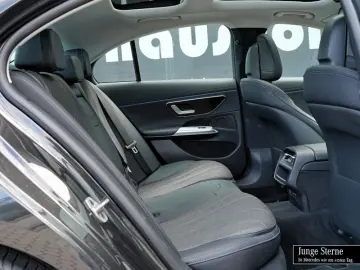 E 220 d AVANTGARDE ADV PANO DISTRO KAM TOTW 19''