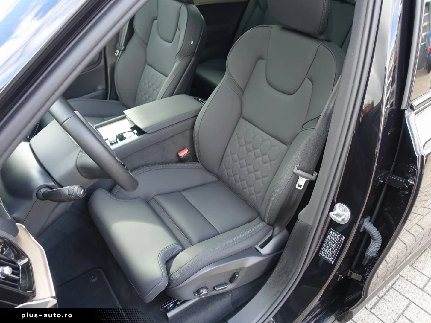 XC90 Plus Dark T8 AWD Plug-in LUFT PANO 360