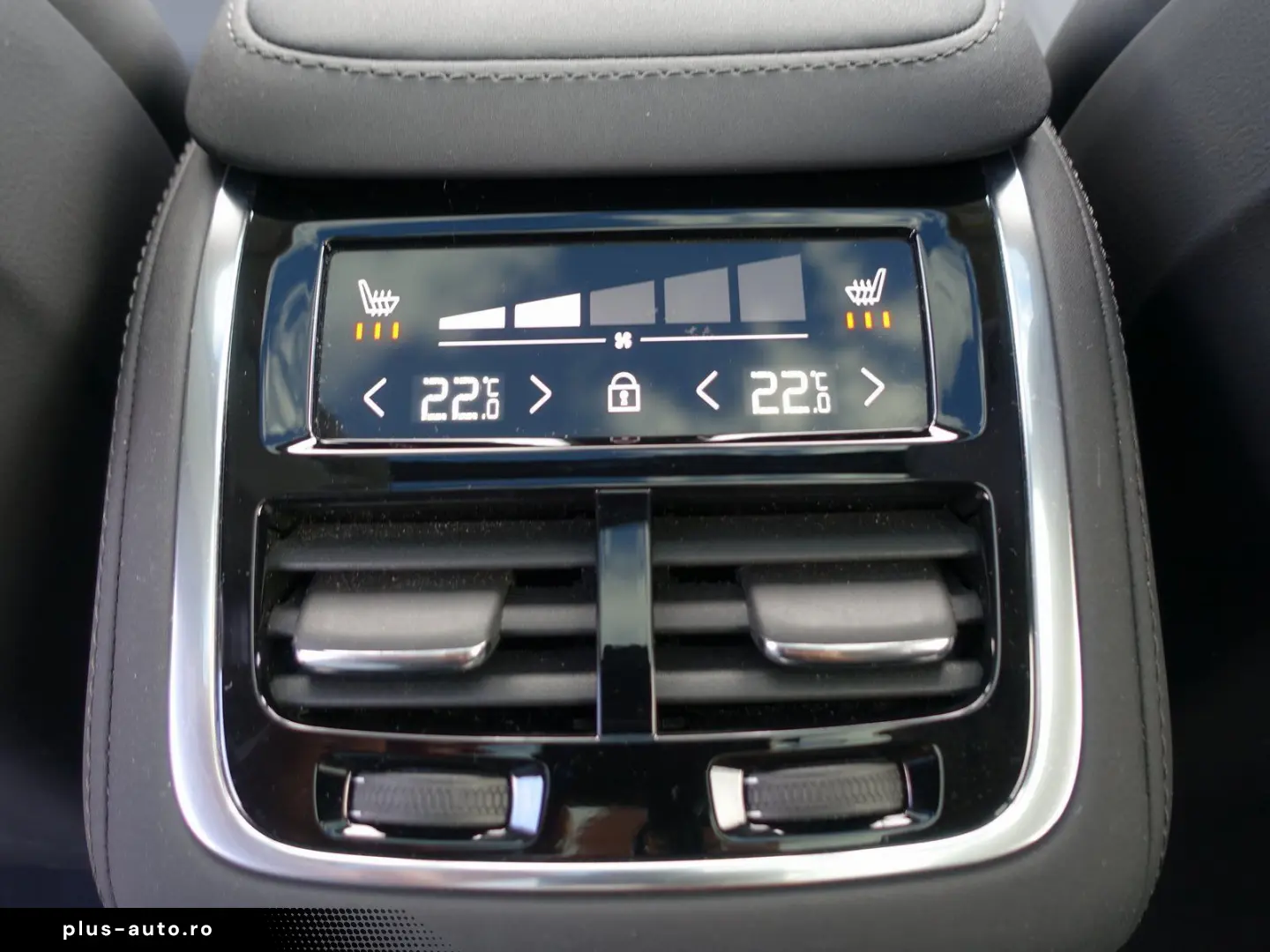 XC90 Plus Dark T8 AWD Plug-in LUFT PANO 360