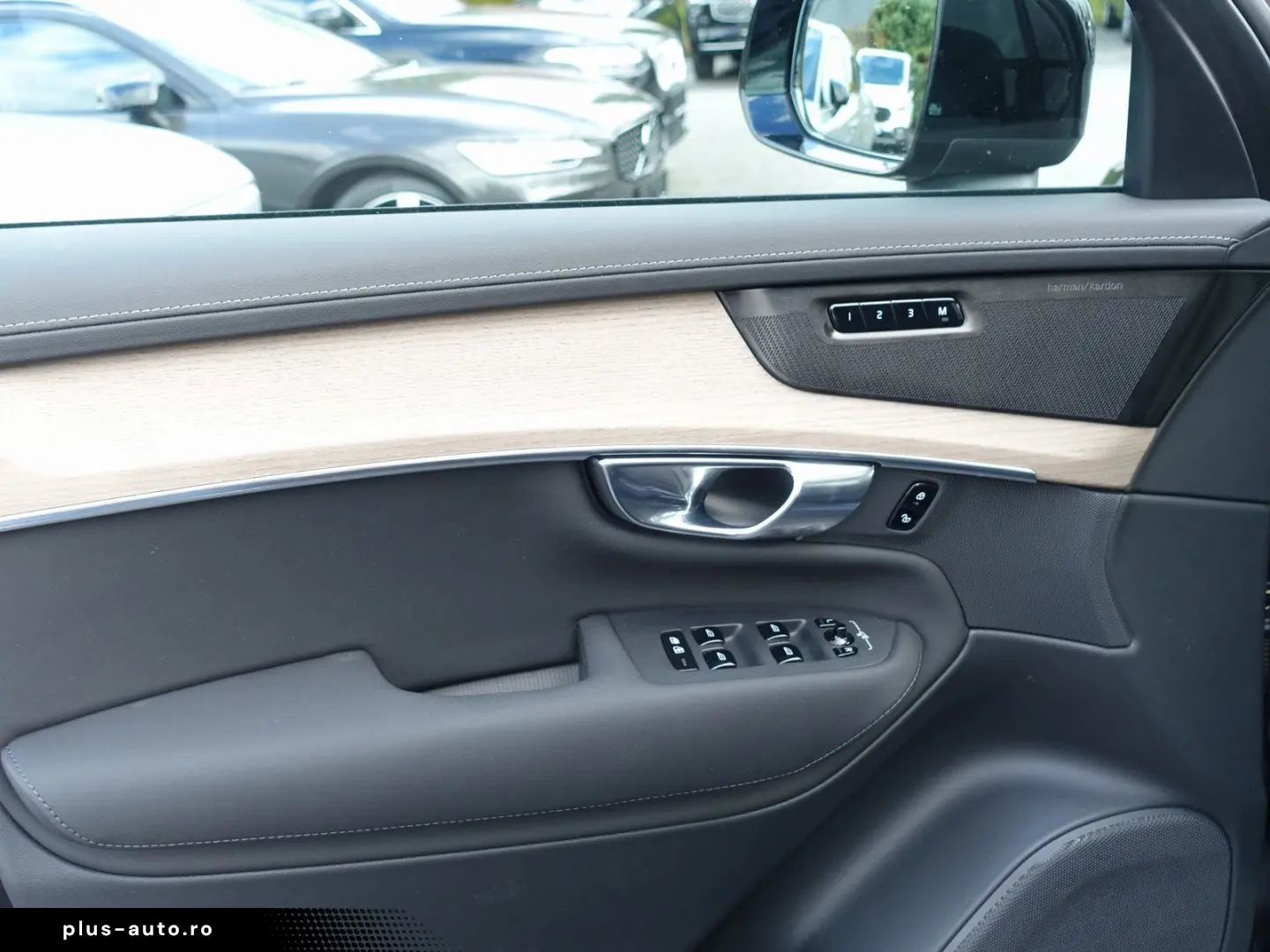 XC90 Plus Dark T8 AWD Plug-in LUFT PANO 360