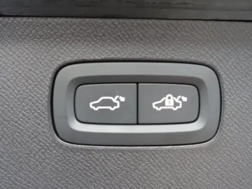 XC90 Plus Dark T8 AWD Plug-in LUFT PANO 360