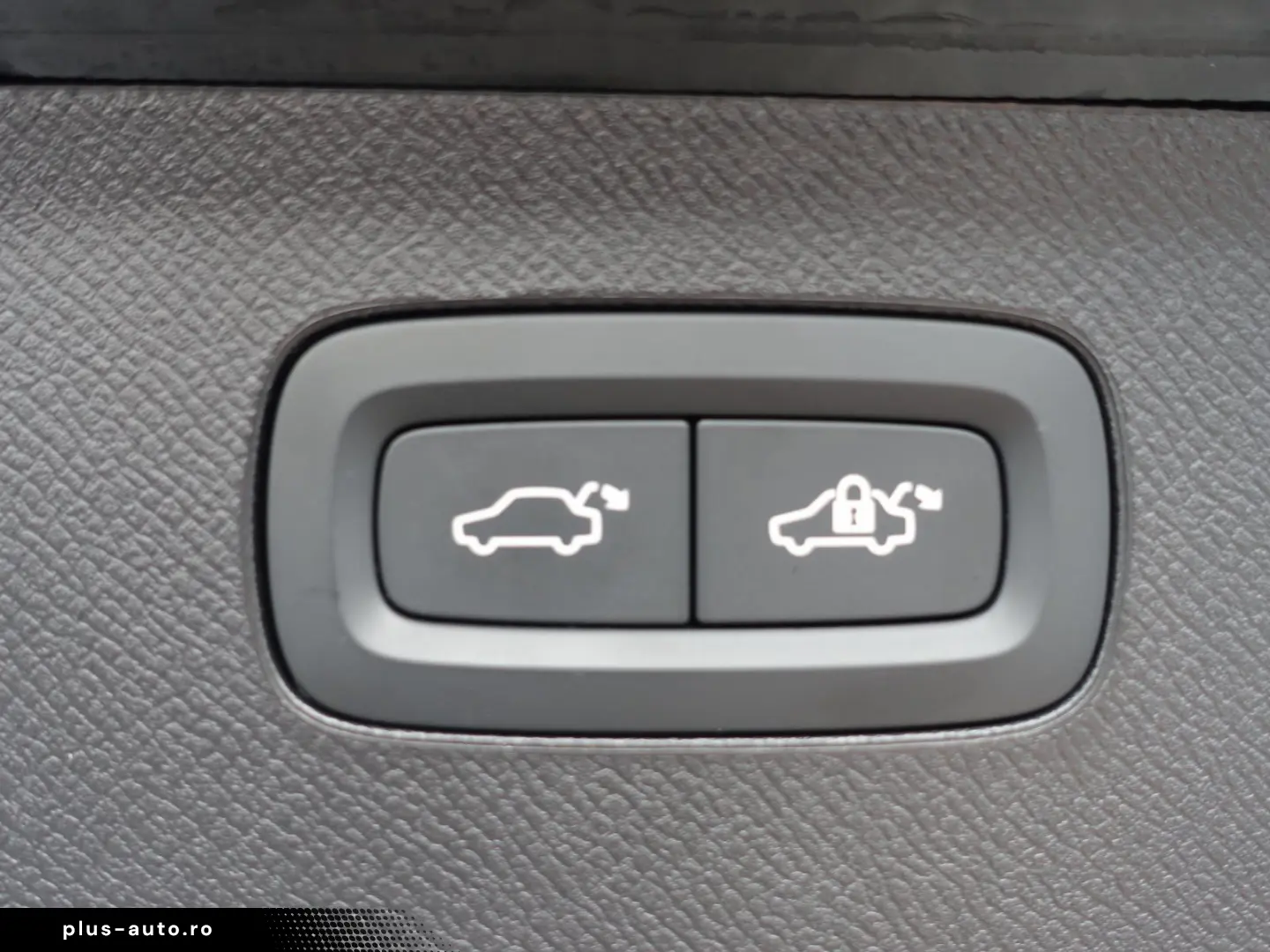 XC90 Plus Dark T8 AWD Plug-in LUFT PANO 360