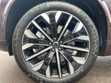 XC90 T8 AWD Plus Dark 7-Seats