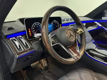 S 580 e MAYBACH  BUR 3D FOND ENTERTAINMENT